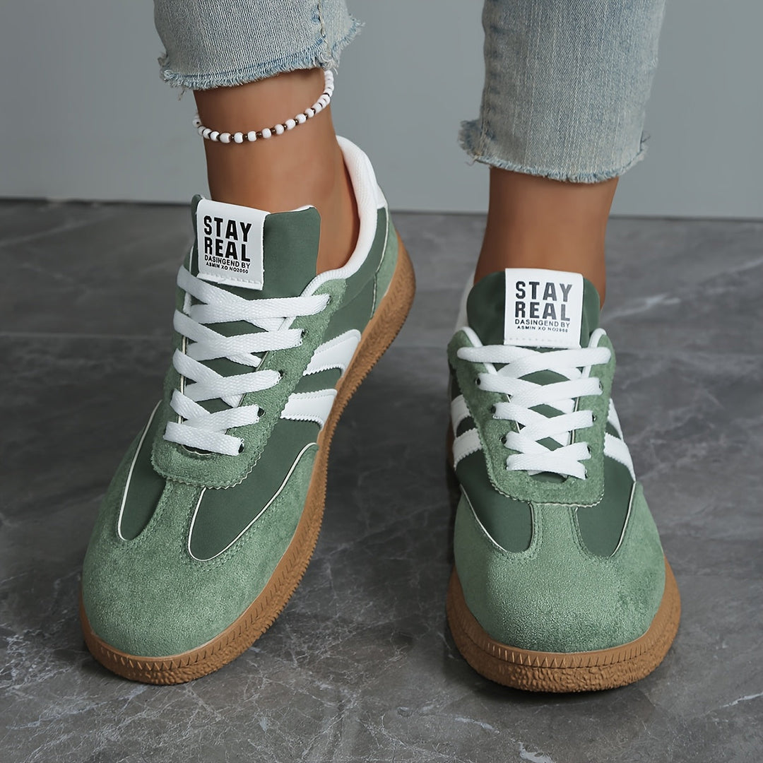 Linnea | Sneakers Dam i retrostil med snörning