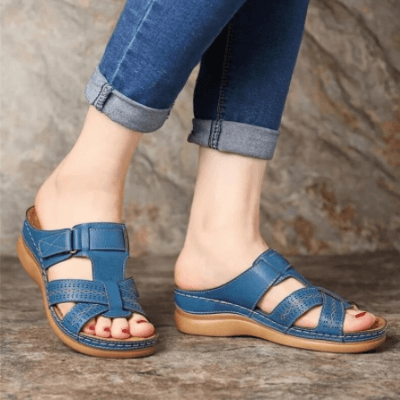 Slip-on kilklackade sandaler för kvinnor