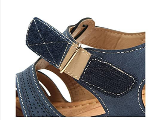 Slip-on kilklackade sandaler för kvinnor