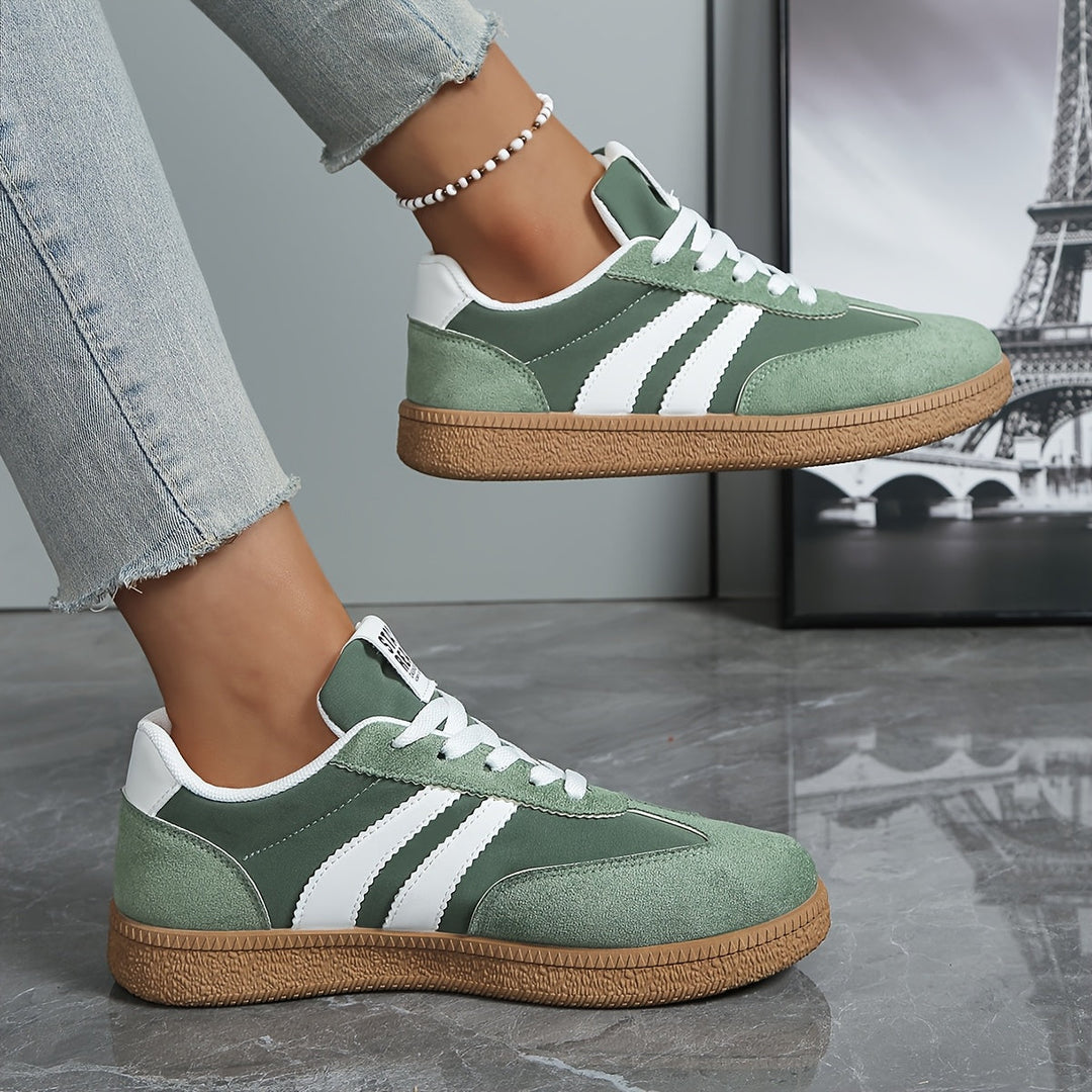 Linnea | Sneakers Dam i retrostil med snörning