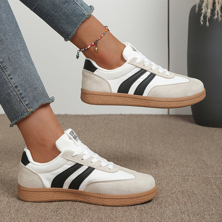 Linnea | Sneakers Dam i retrostil med snörning