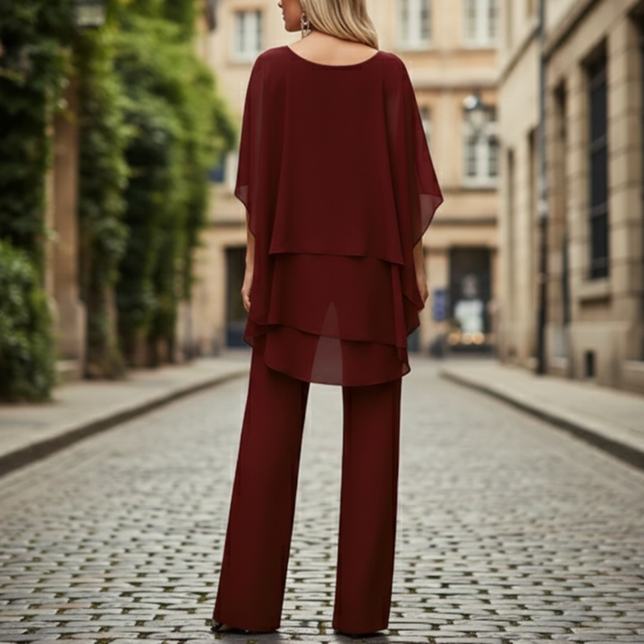 Damset: vida byxor med blus