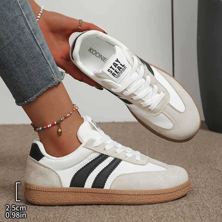 Linnea | Sneakers Dam i retrostil med snörning