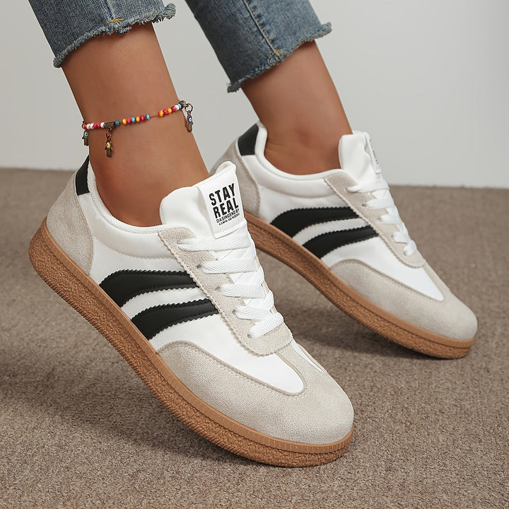 Linnea | Sneakers Dam i retrostil med snörning