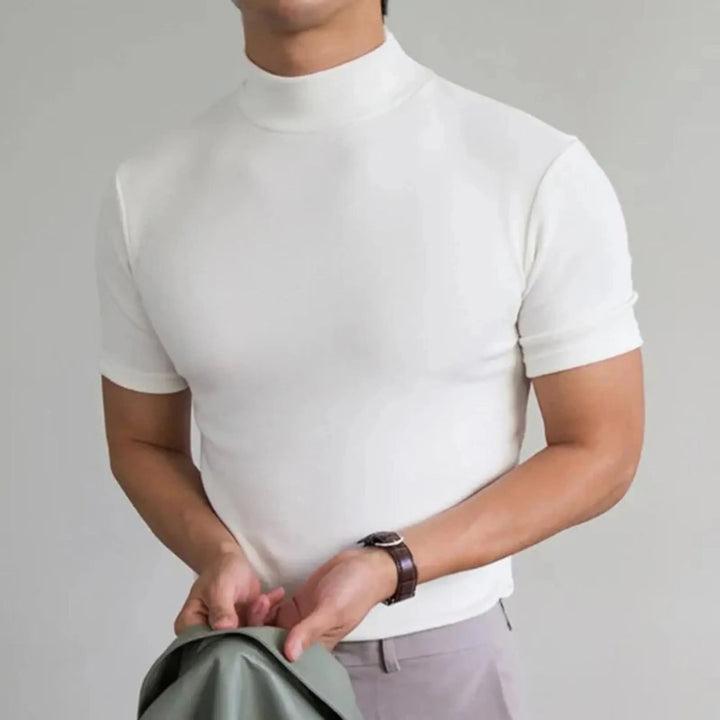 Herr-t-shirt med hög krage, figurnära och avslappnad stil