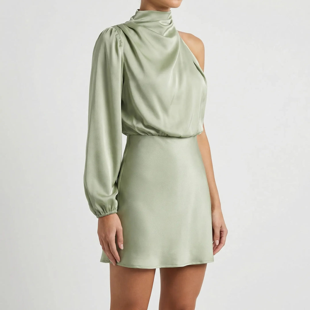Satin mini lyxklänning med en axel