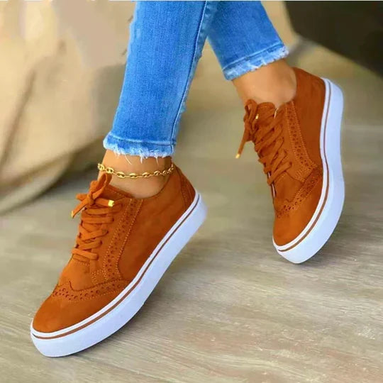 Elin | Sneakers dam med snörning och hålfotsstöd