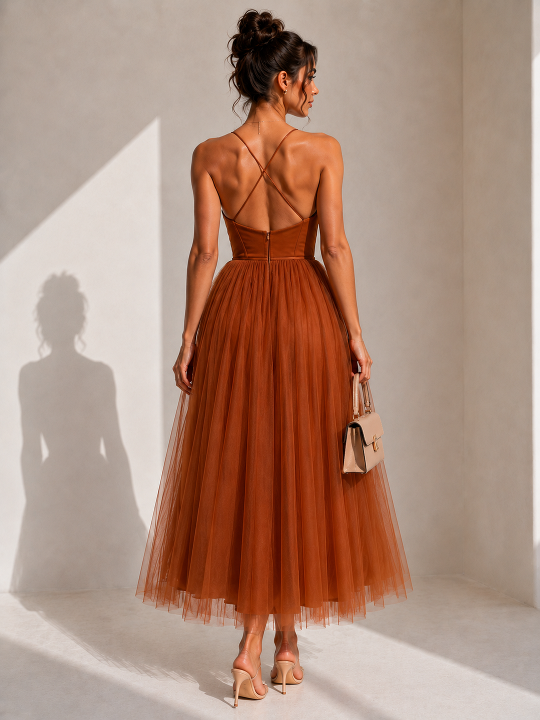 Ebba | Klänning dam midi i tyll med bar rygg