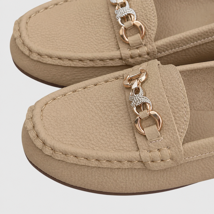 Slip-on mockasiner med kedja för dam
