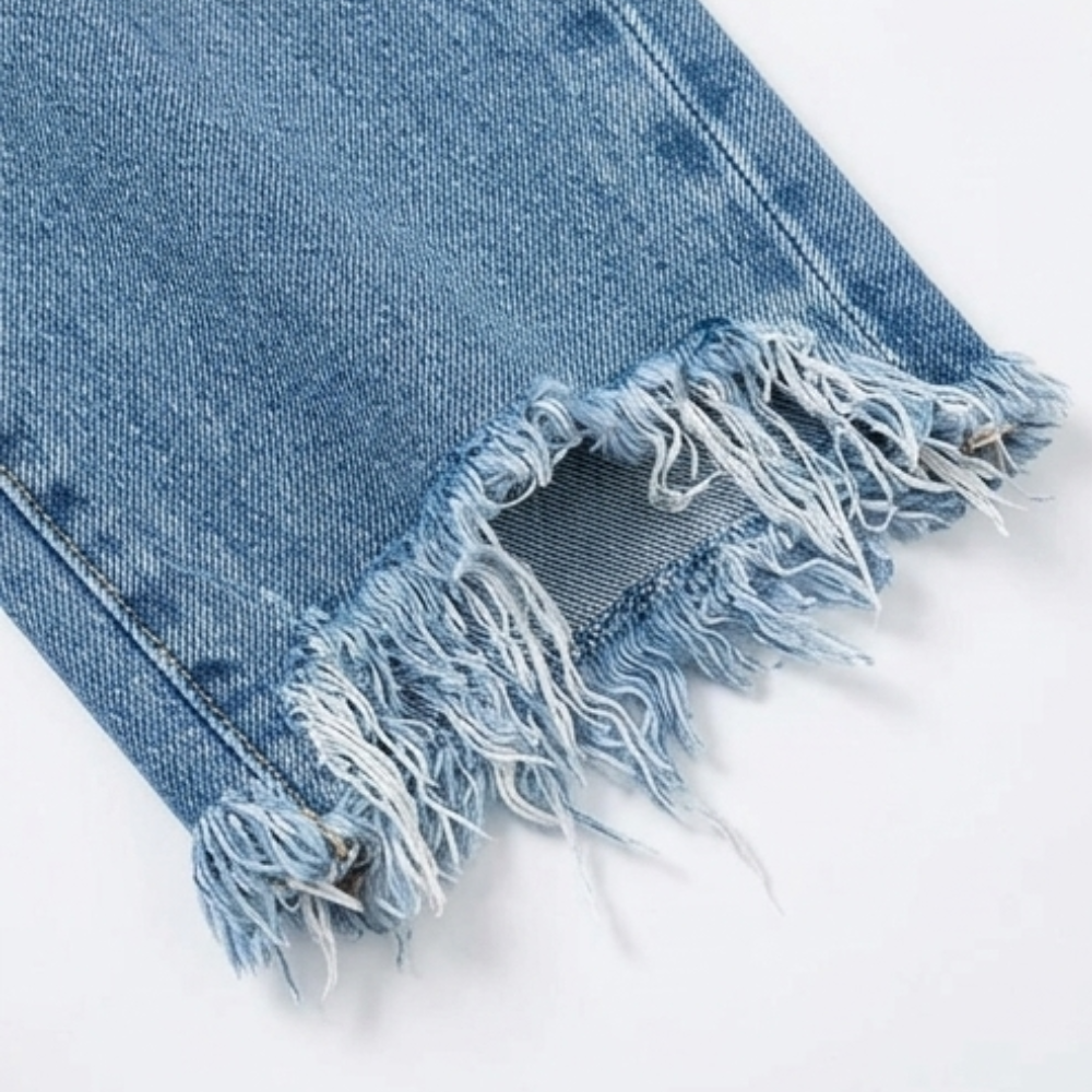 Raka, korta jeans med fransar för dam