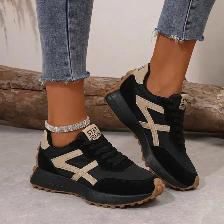 Ebba | Sneakers Dam med snörning och retrodesign