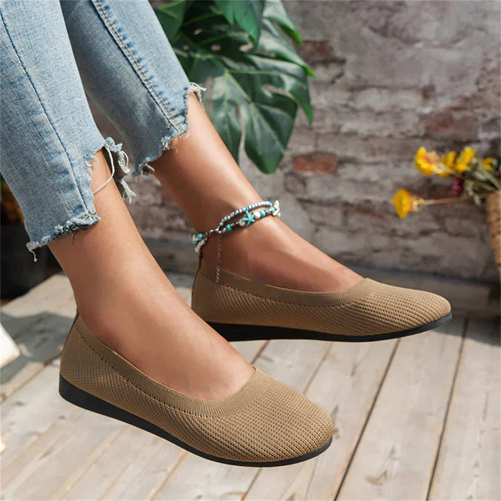 Damskor med slip-on-detaljer