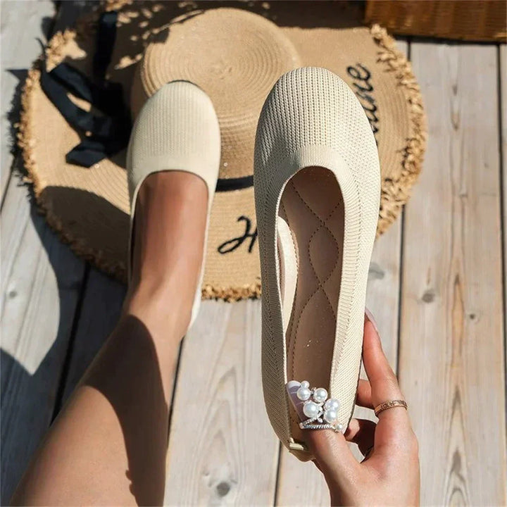 Damskor med slip-on-detaljer