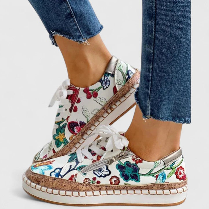 Wilma | Skor Dam med slip-on-design och hälrem