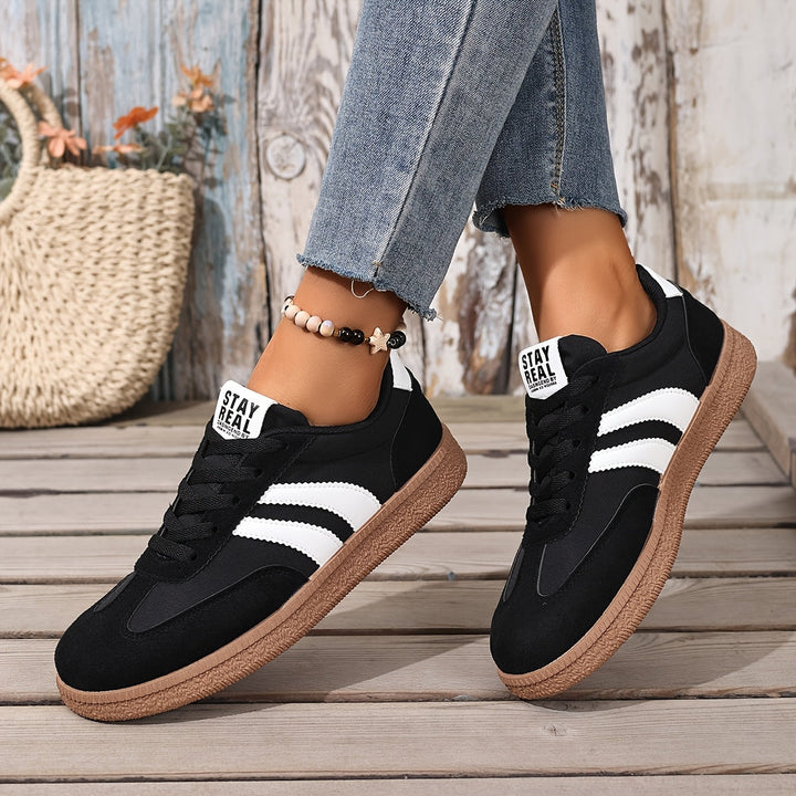 Linnea | Sneakers Dam i retrostil med snörning