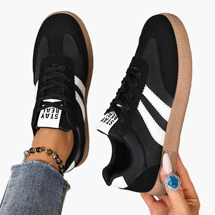 Linnea | Sneakers Dam i retrostil med snörning