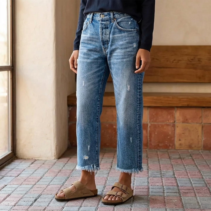 Raka, korta jeans med fransar för dam