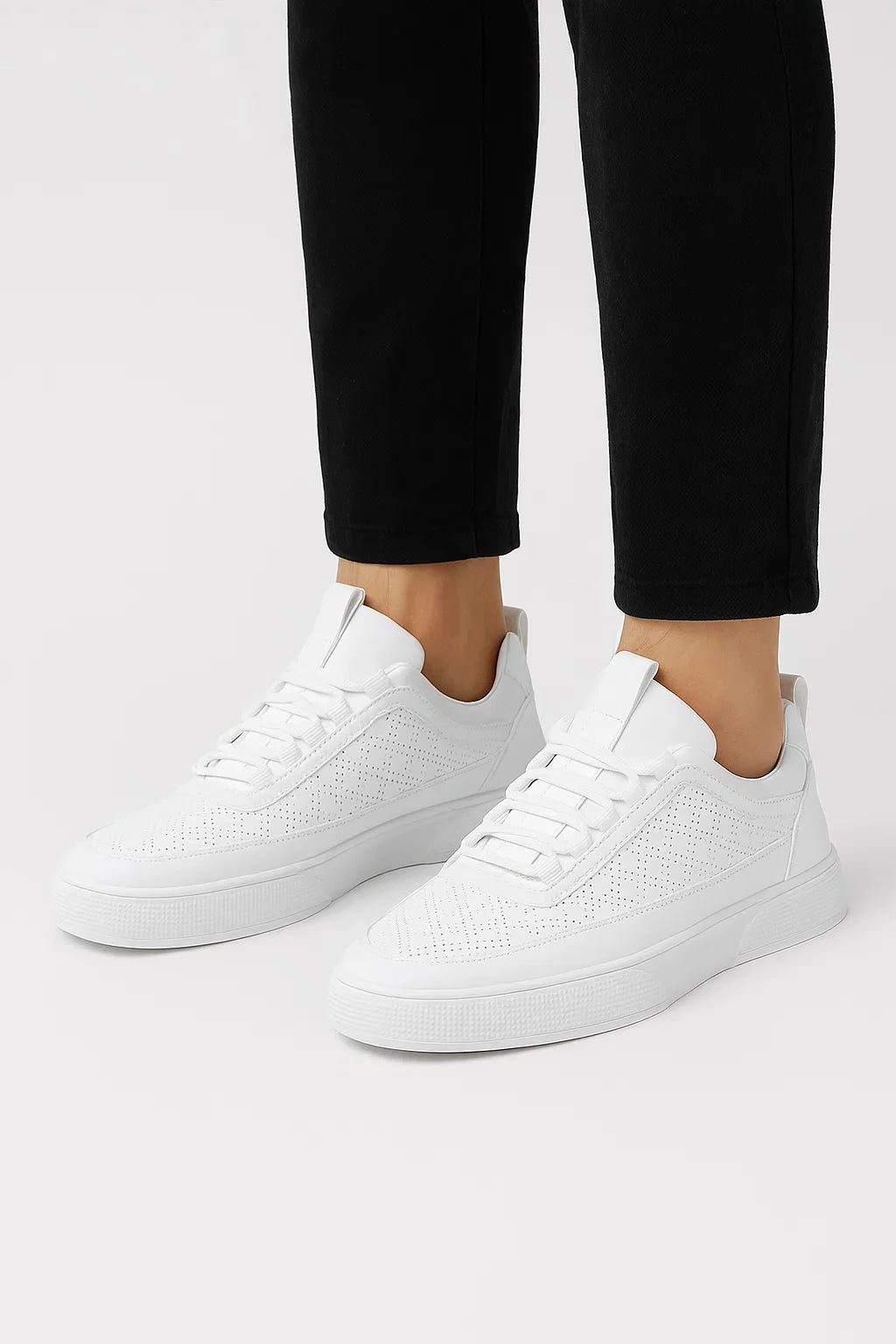 Stig | Sneakers Herr med perforerad ovandel och snörning