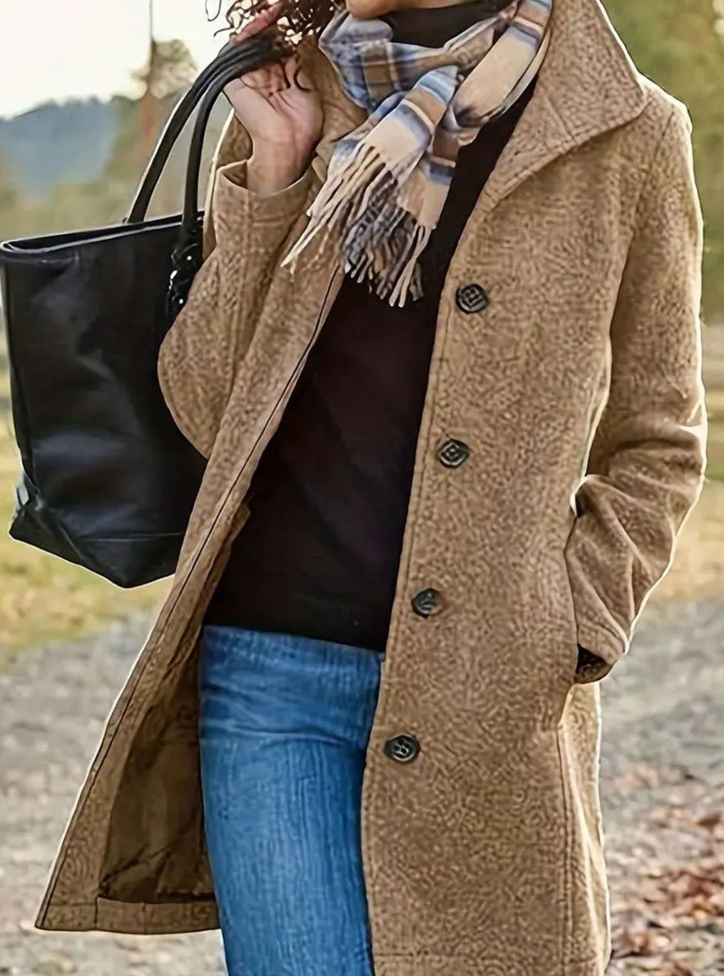 Kerstin | Ullkappa Dam med knappar och smal modell