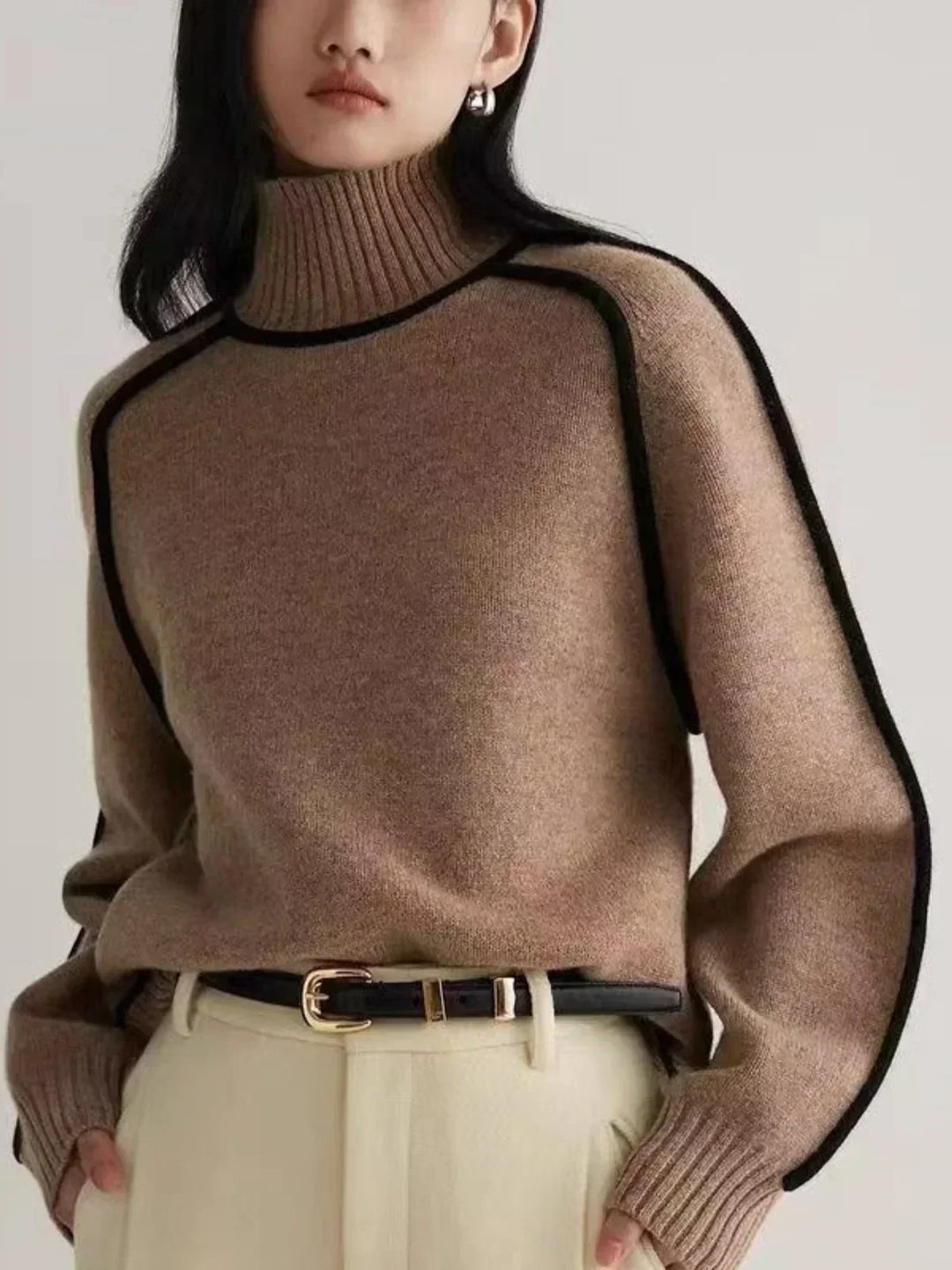 Freja | Stickad tröja dam med polokrage och kontrastkant