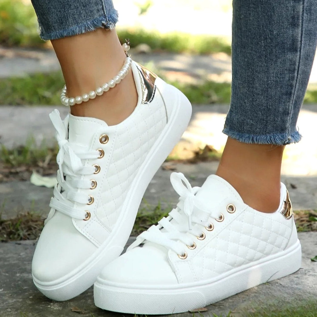Agneta | Sneakers Dam Quiltade Dämpade Gulddetaljer